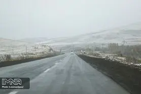 بارش برف در محور کاشان - نطنز