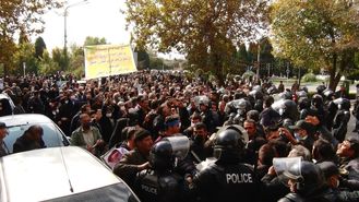 تجمع کشاورزان اصفهانی برای مطالبات آب/مسئولان پاسخگو باشند