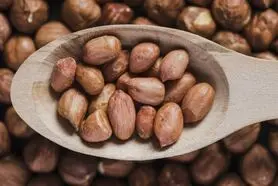 عوارض مصرف بادام زمینی و مضرات مصرف نادرست آن