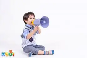 اشاره نکردن کودک به اشیاء از علائم اُتیسم است