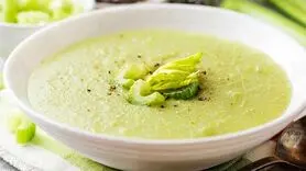 طرز تهیه سوپ کرفس برای سرماخوردگی به روش ساده + فیلم