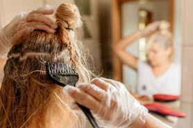 چند روش خانگی برای از بین بردن زردی مو بعد از دکلره و رنگ