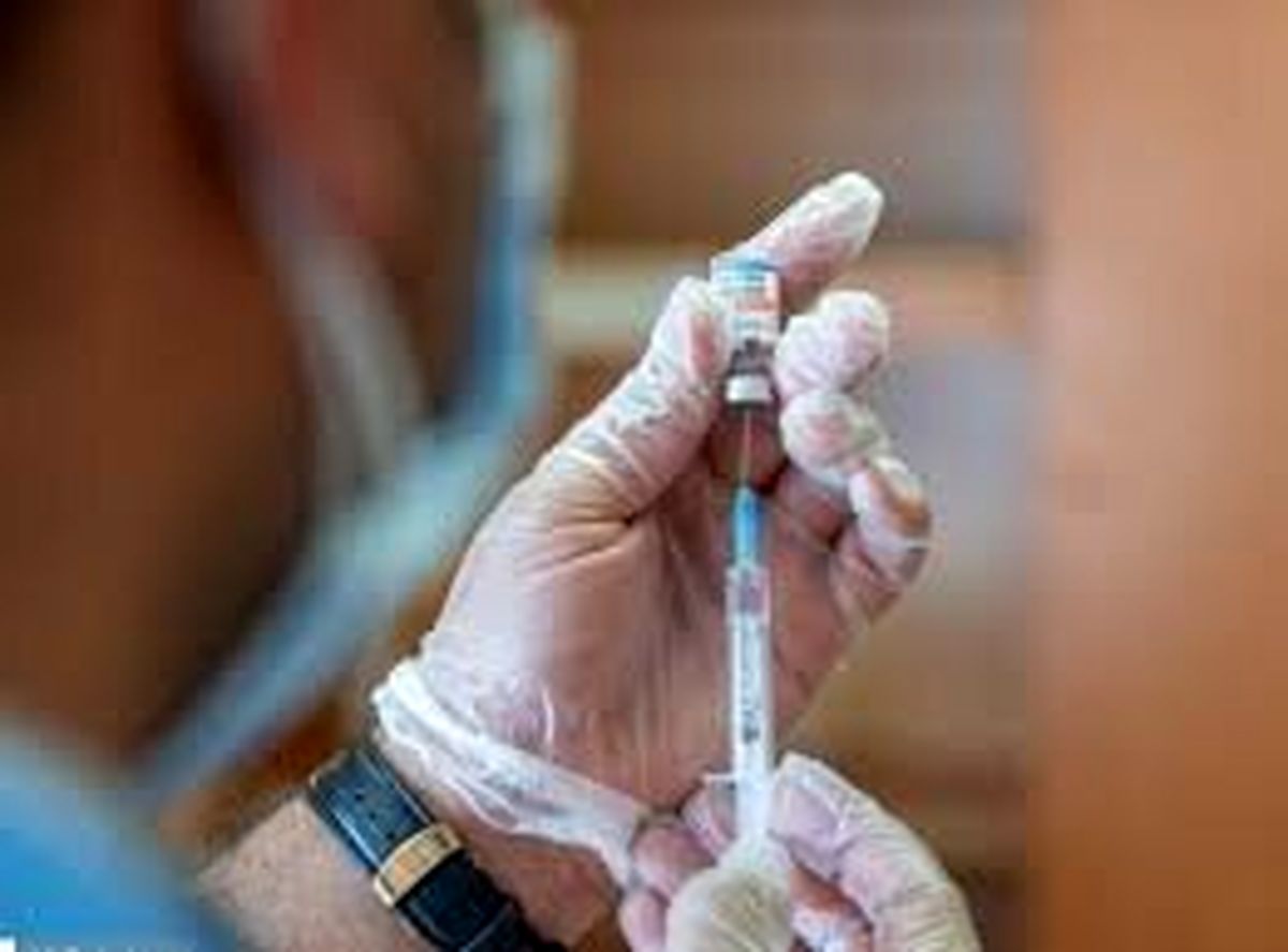 تزریق بیش از ۳۲۴ هزار دُز واکسن کرونا در کشور طی ۲۴ ساعت گذشته
