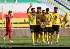 مهاجمی که سرانجام  مورایس را روسفید کرد پرواز عیسی  با بال‌های سپاهان