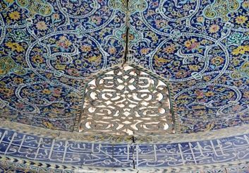بلعیده شدن سازه‌های تاریخی اصفهان در اثر فرونشست زمین