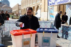 حضور استاندار اصفهان در ساعات ابتدای رأی گیری پای صندوق انتخابات