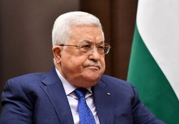 محمود عباس: در روابط خود با آمریکا بازنگری می‌کنیم