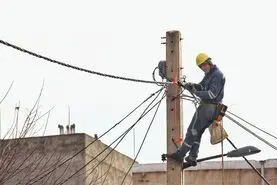  *سیم‌بانان؛ نگهبانان خاموش روشنایی*