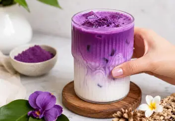 اوبه چیست؟ آشنایی با نوشیدنی بنفشی که جای ماچا را می‌گیرد