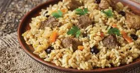 طرز تهیه سیرپلو با تره؛راز و رمزهای یک غذای خوشمزه و مجلسی
