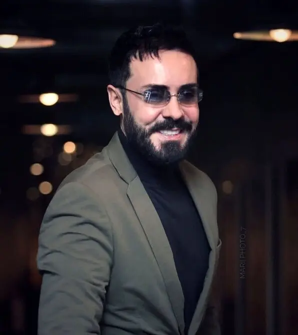 بیوگرافی کاوه سماک باشی بازیگر و همسرش با عکس